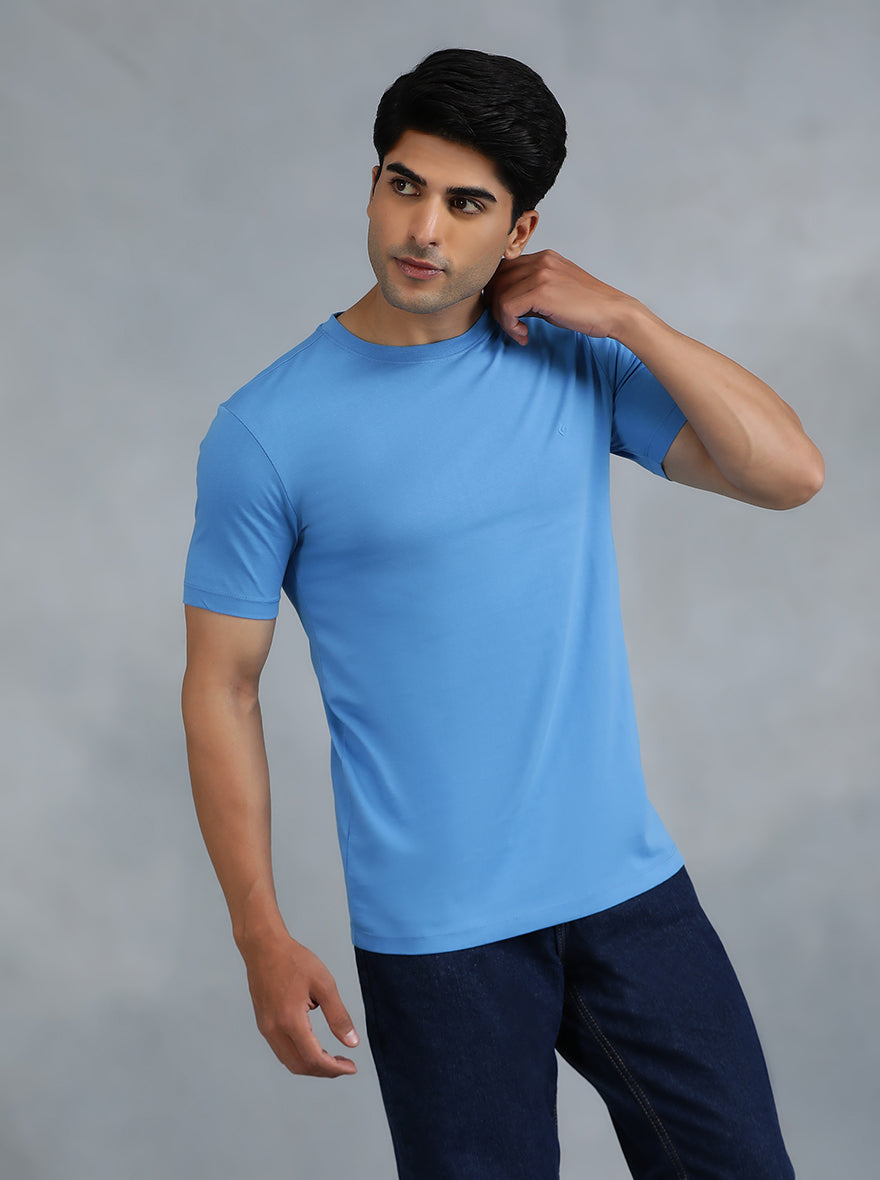 Blue Solid Slim Fit T-Shirt | pehervi