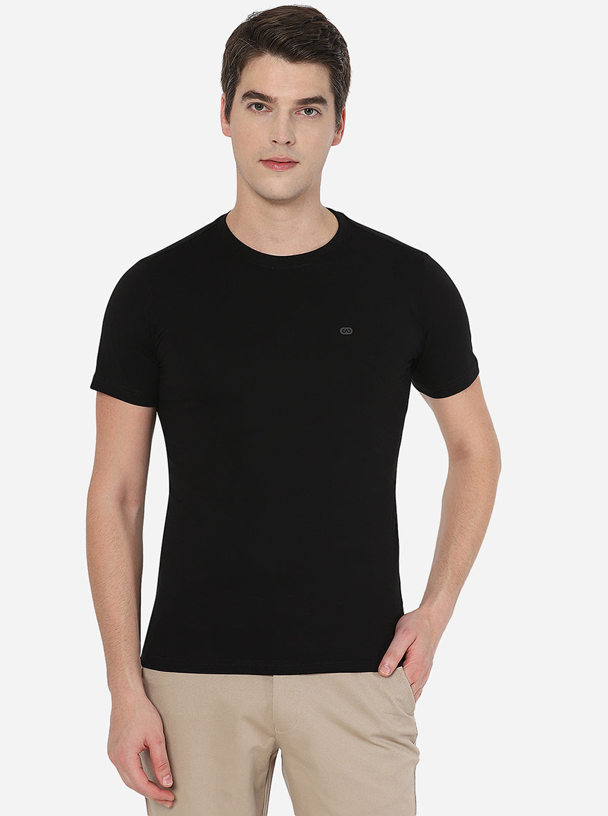 Black Solid Slim Fit T-Shirt | pehervi