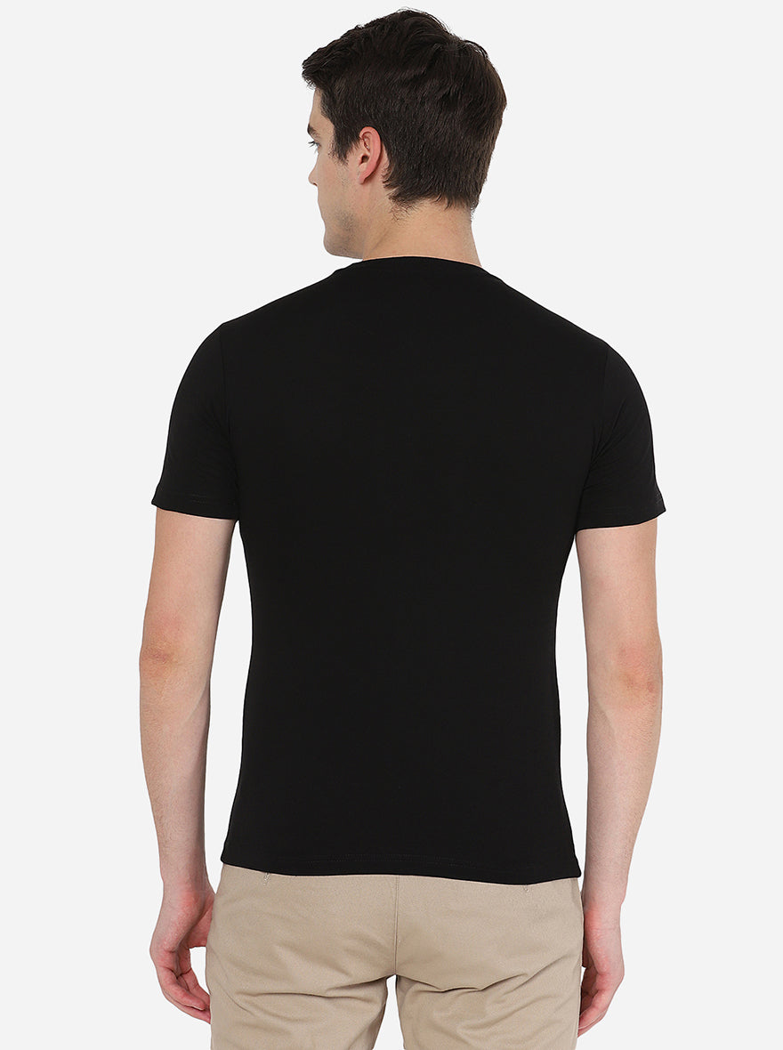 Black Solid Slim Fit T-Shirt | pehervi