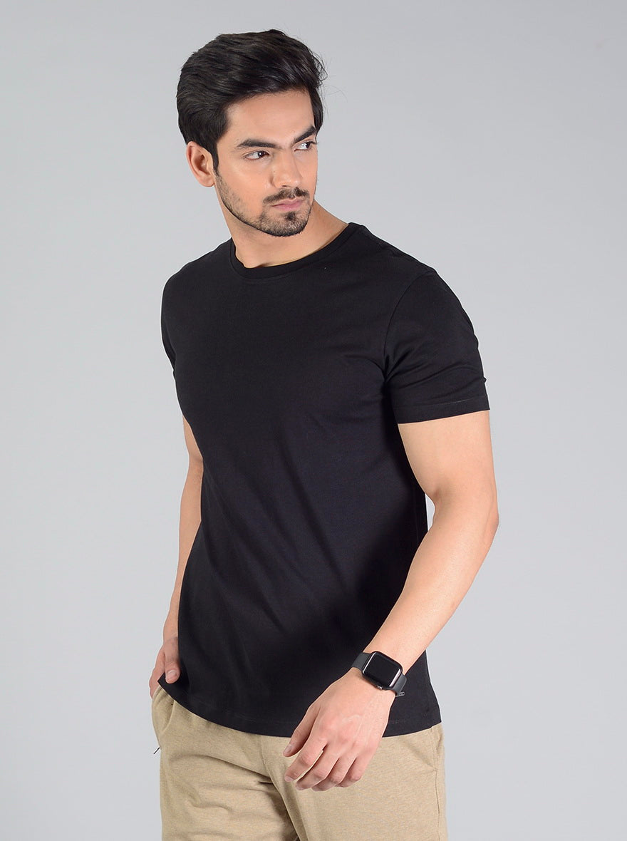 Black Solid Slim Fit T-Shirt | pehervi