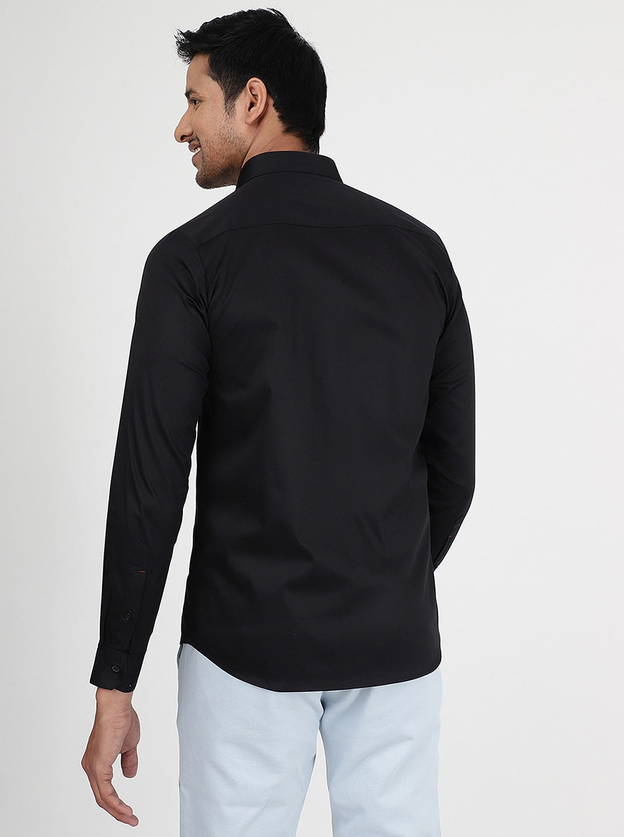 Black Solid Slim Fit Casual Shirt | pehervi