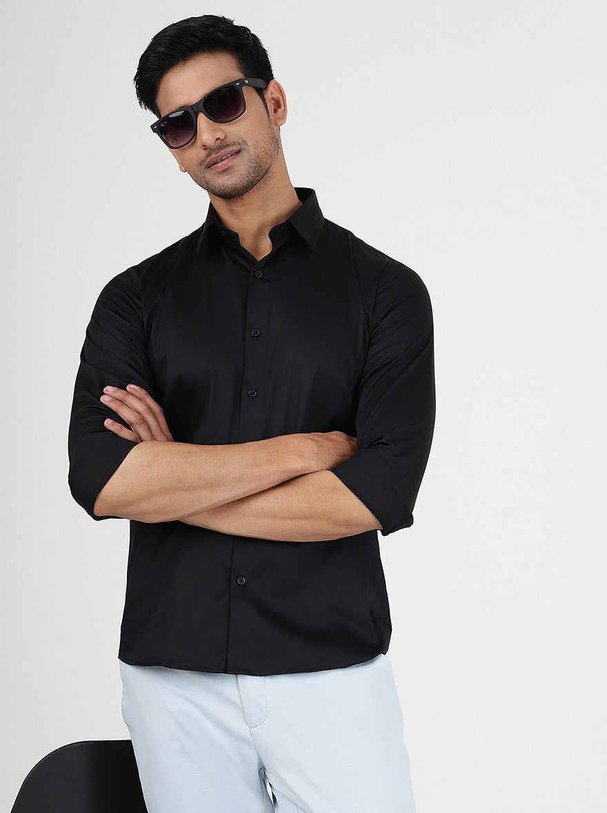 Black Solid Slim Fit Casual Shirt | pehervi