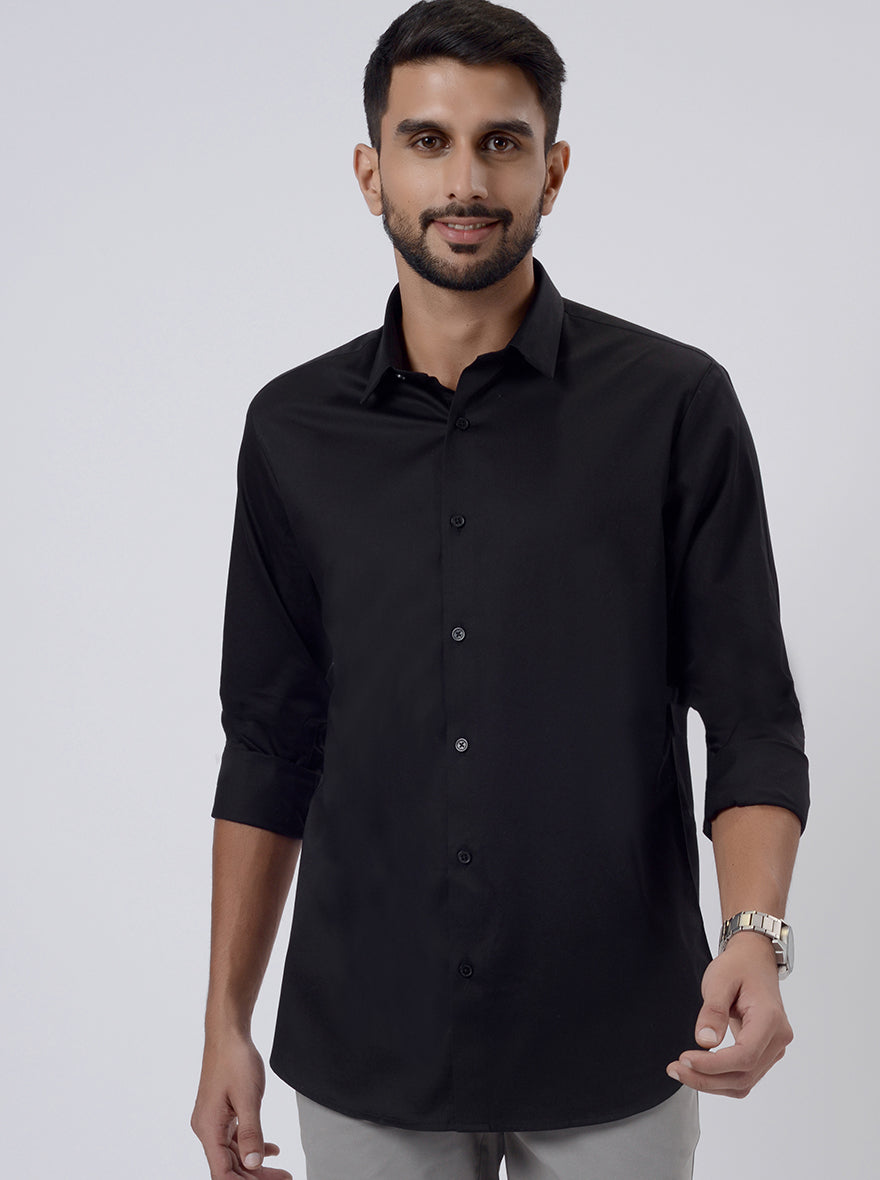 Black Solid Slim Fit Casual Shirt | pehervi