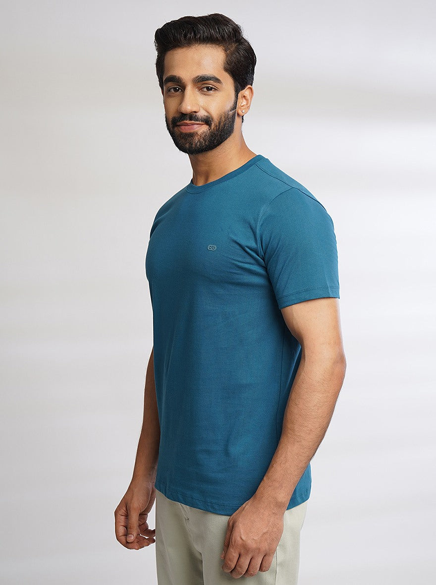 Blue Solid Slim Fit T-Shirt | pehervi
