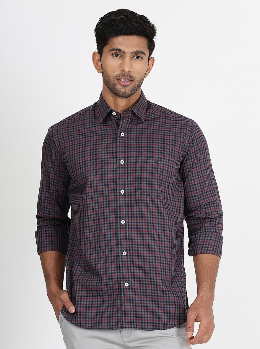 Maroon Checked Slim Fit Semi Casual Shirt | Pehervi