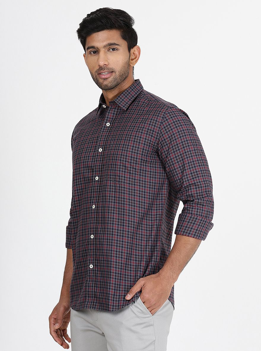Maroon Checked Slim Fit Semi Casual Shirt | Pehervi