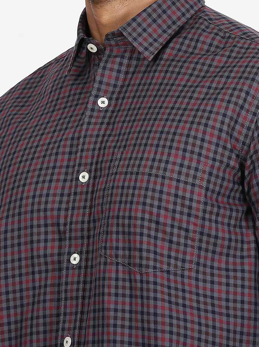 Maroon Checked Slim Fit Semi Casual Shirt | Pehervi
