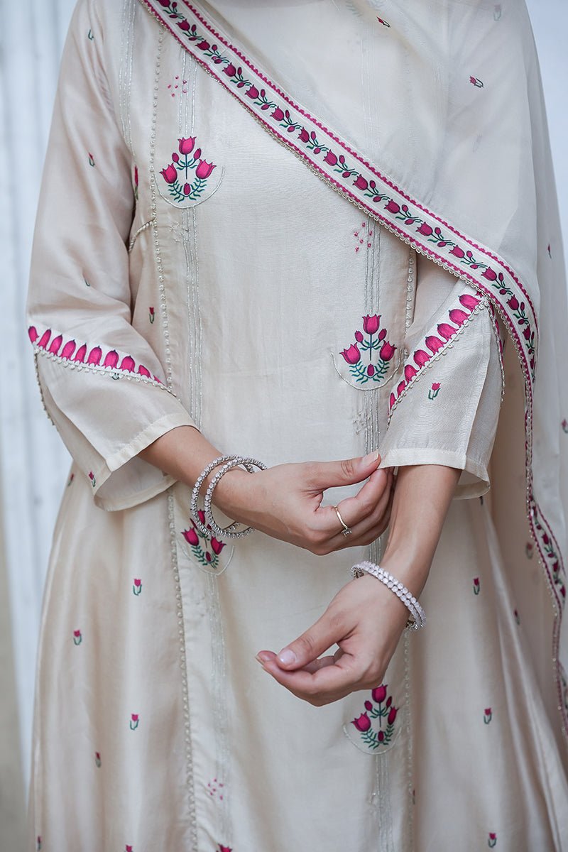 Cream Raw Silk Salwar Suit With Organza Dupatta
