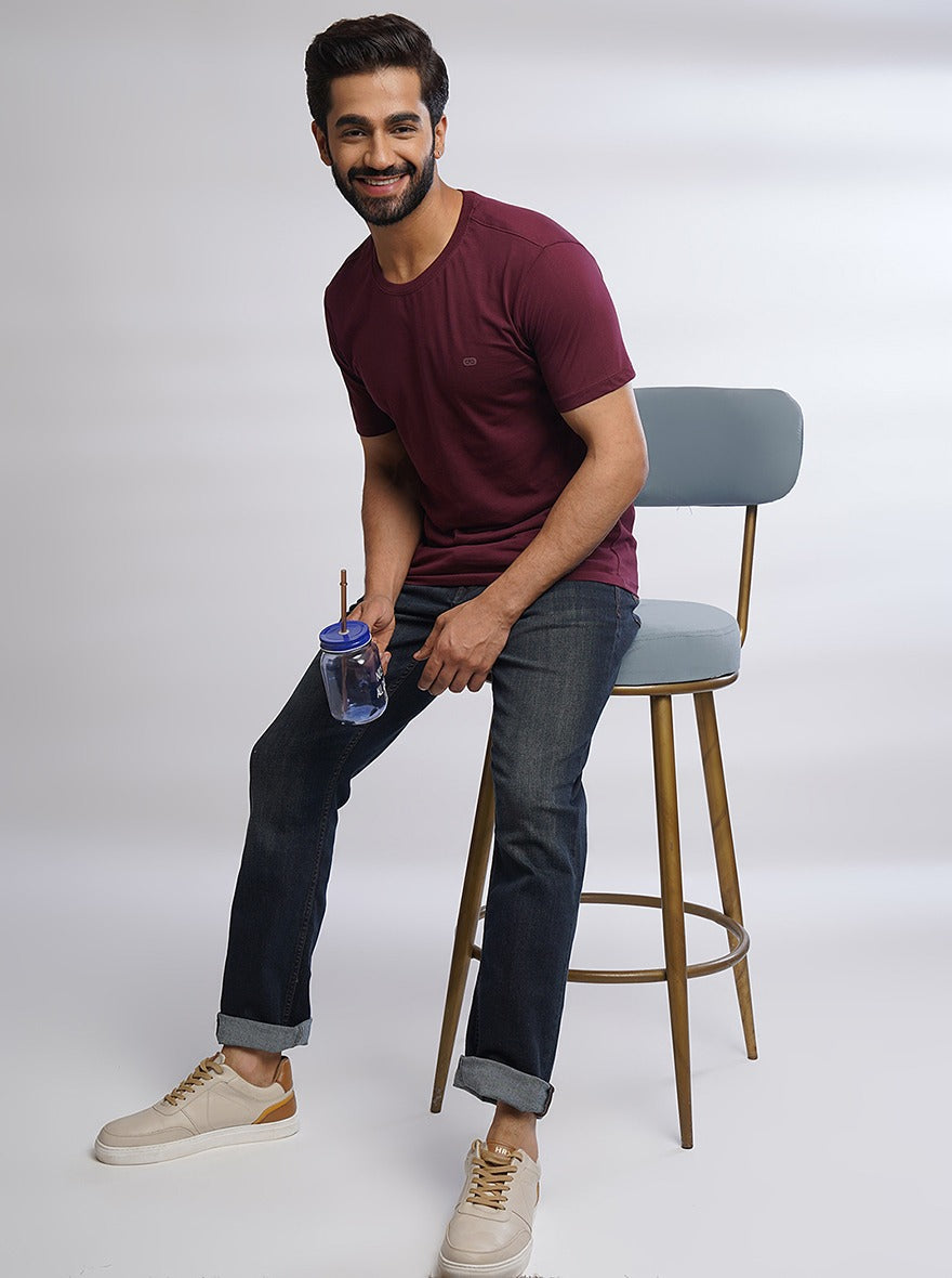 Maroon Solid Slim Fit T-Shirt | pehervi