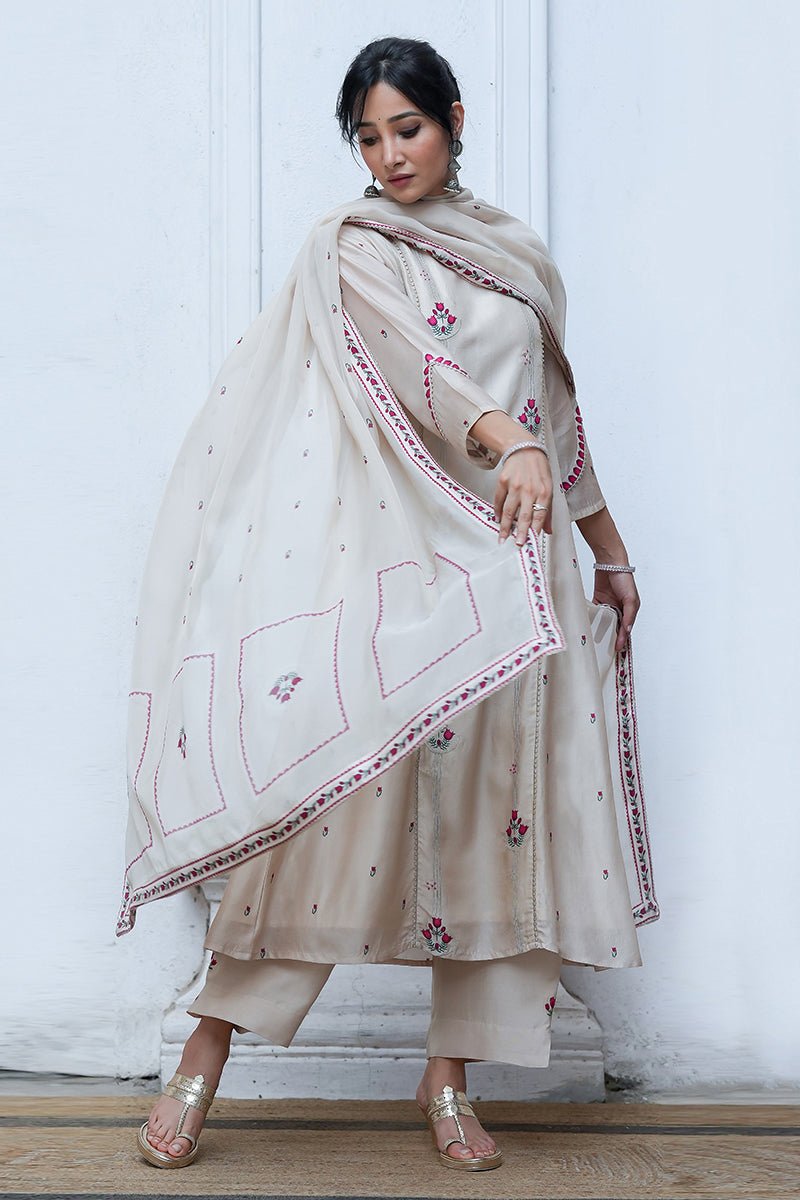 Cream Raw Silk Salwar Suit With Organza Dupatta