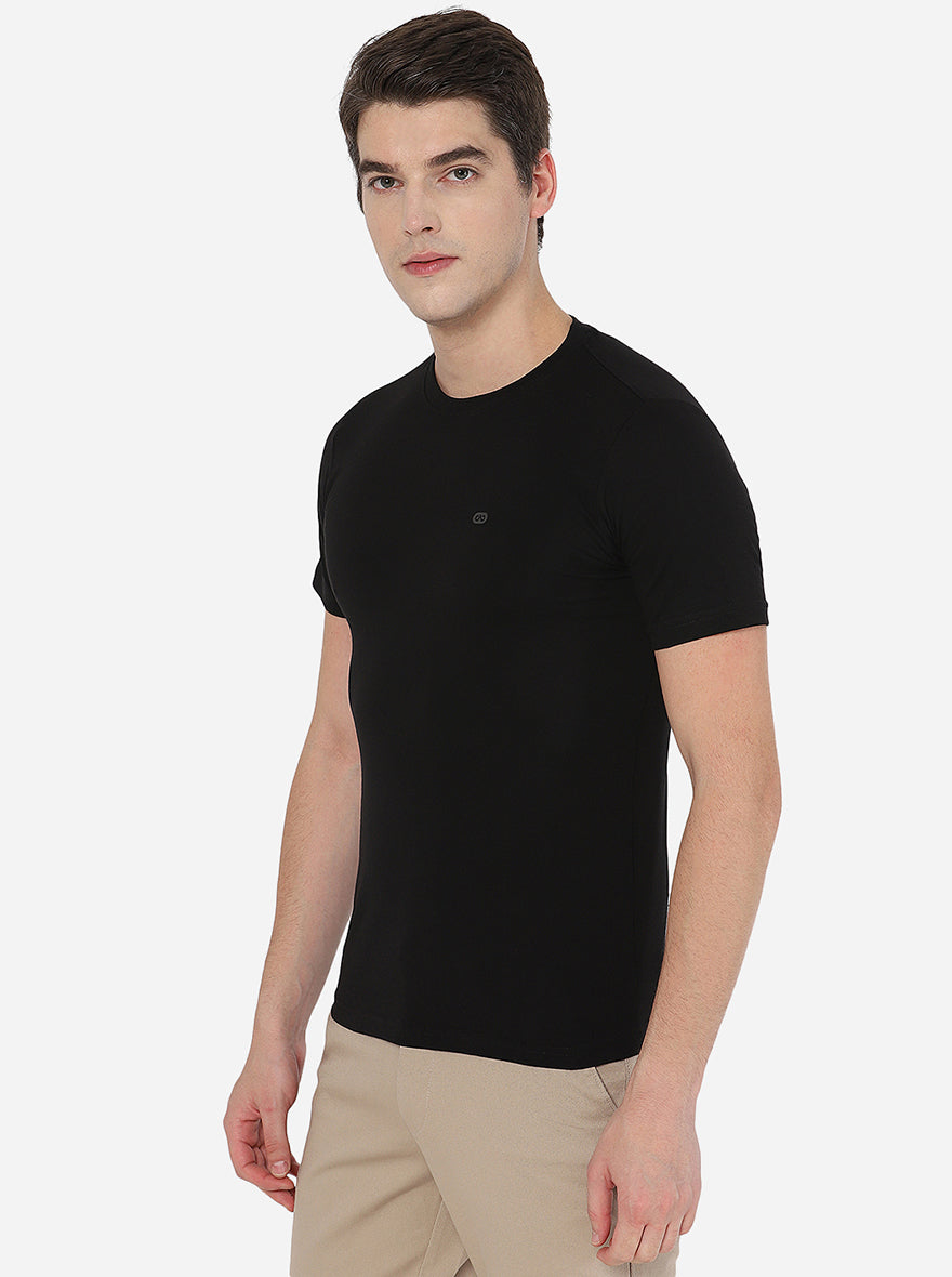 Black Solid Slim Fit T-Shirt | pehervi