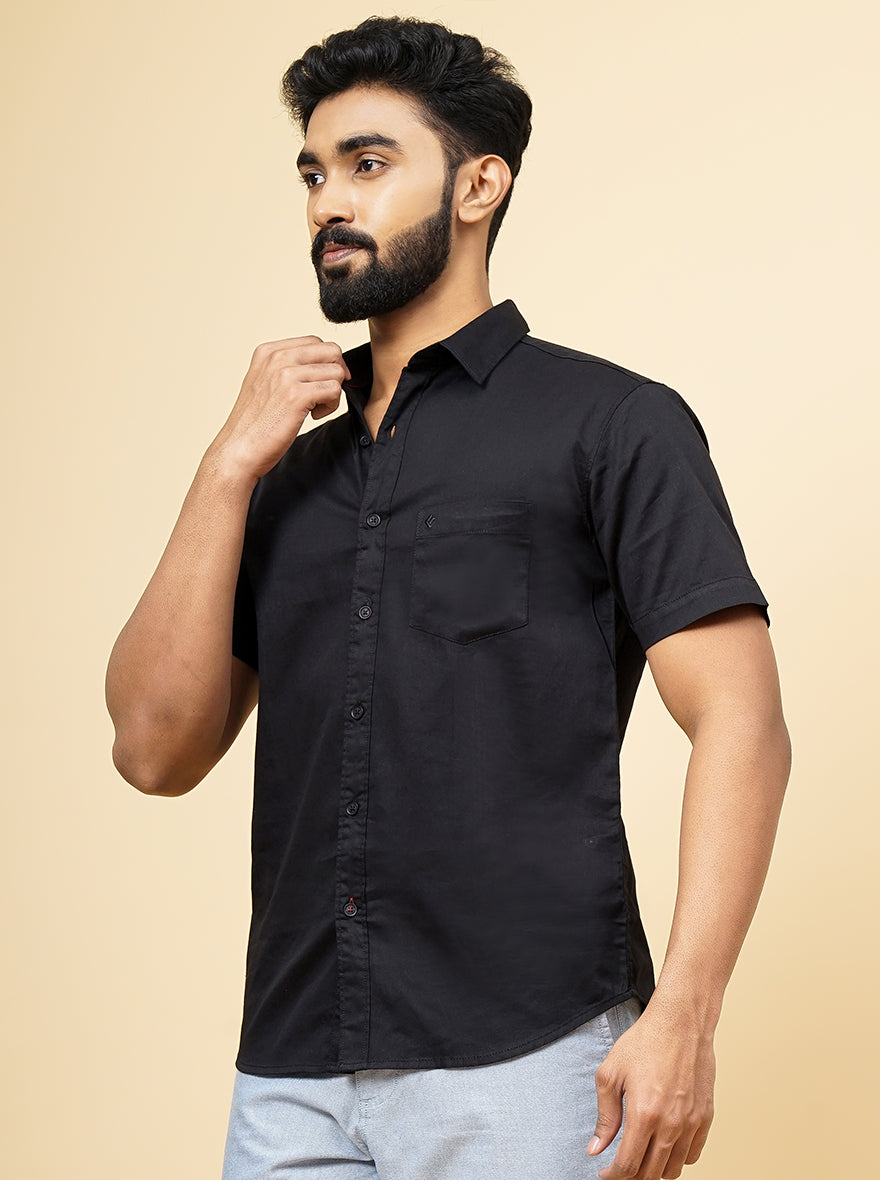 Black Solid Slim Fit Casual Shirt | pehervi