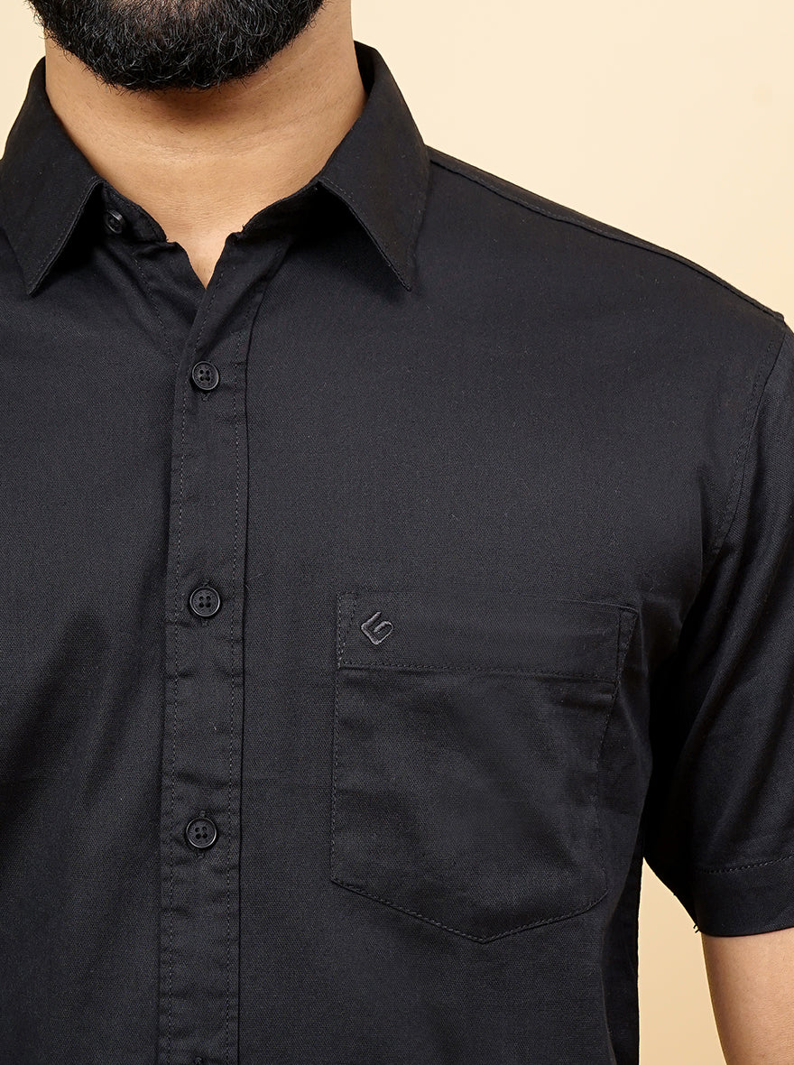 Black Solid Slim Fit Casual Shirt | pehervi