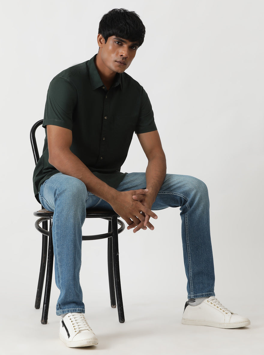 Olive Green Solid Slim Fit Casual Shirt | pehervi