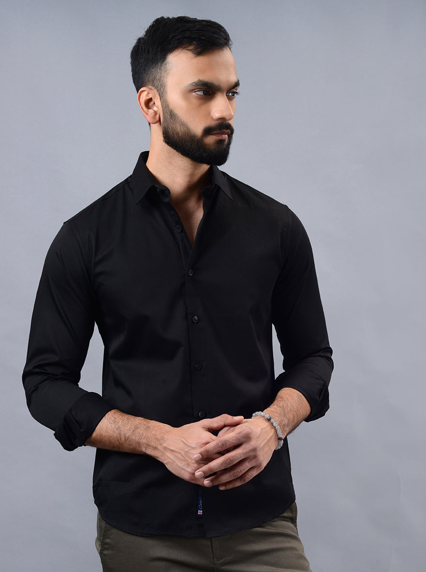 Black Solid Slim Fit Casual Shirt | pehervi
