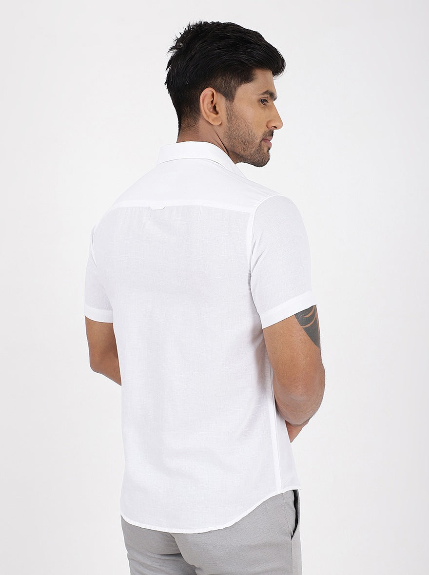 White Solid Slim Fit Casual Shirt | pehervi