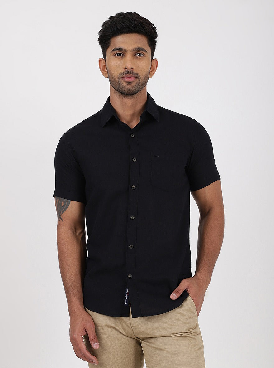 Black Solid Slim Fit Casual Shirt | pehervi