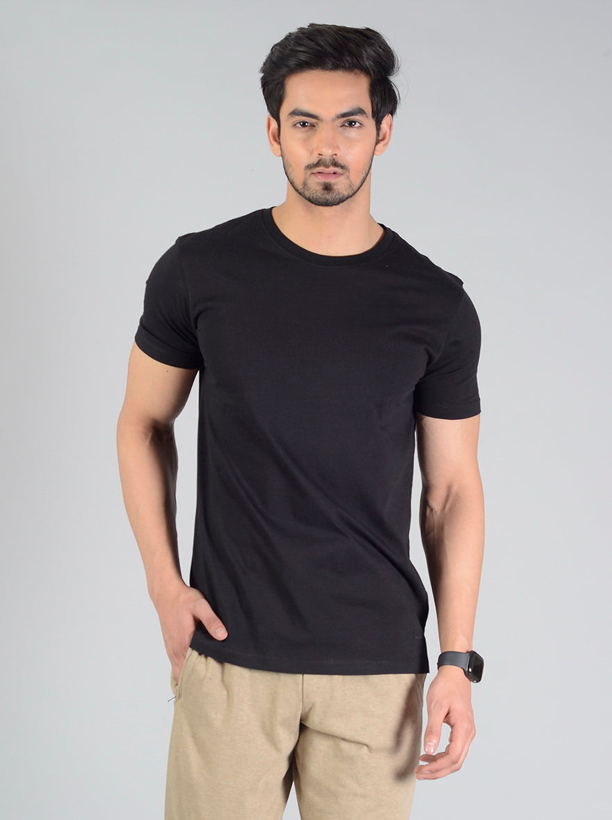 Black Solid Slim Fit T-Shirt | pehervi