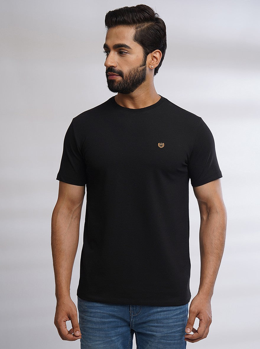 Black Solid Slim Fit T-Shirt | pehervi