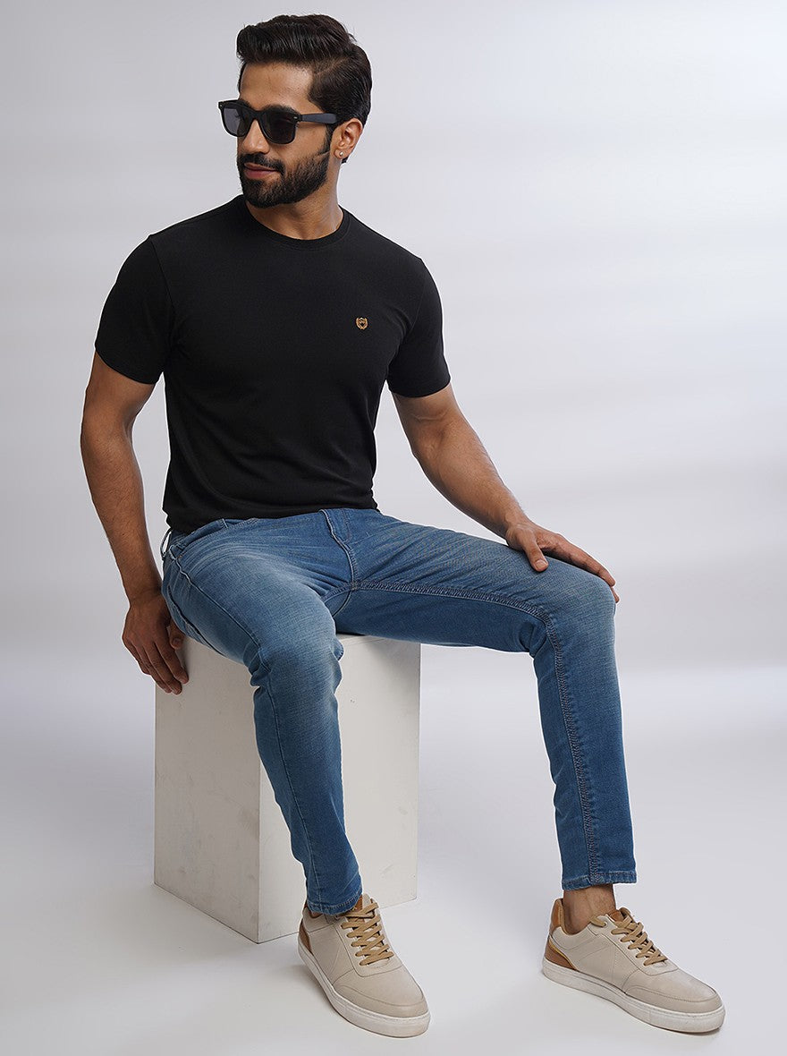 Black Solid Slim Fit T-Shirt | pehervi
