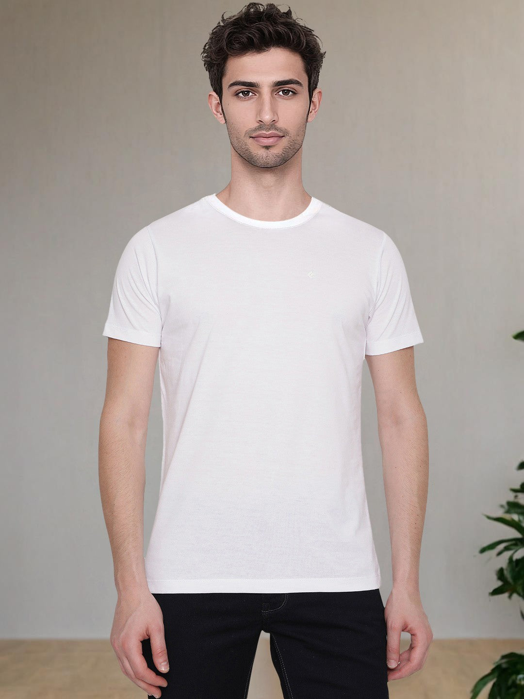 White Solid Slim Fit T-Shirt | pehervi