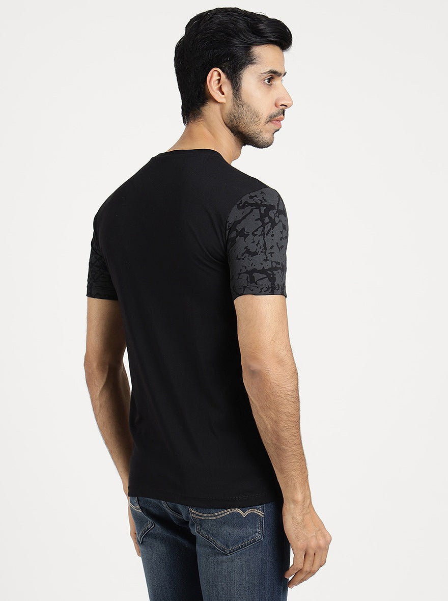 Black Printed Slim Fit T-Shirt | pehervi