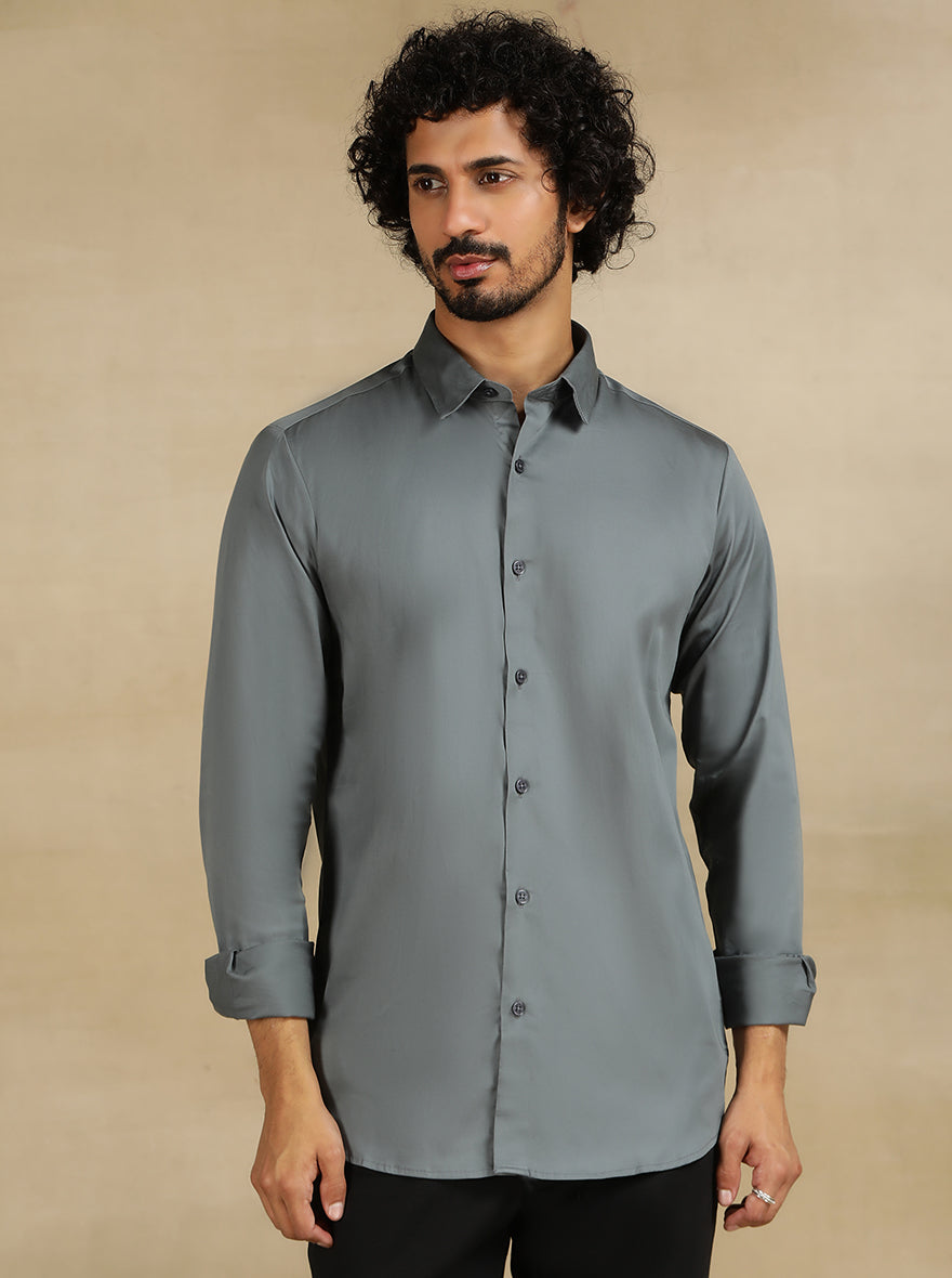 Grey Solid Slim Fit Casual Shirt | pehervi