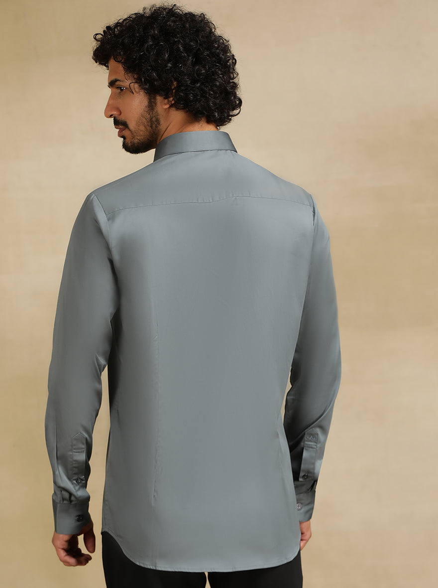 Grey Solid Slim Fit Casual Shirt | pehervi
