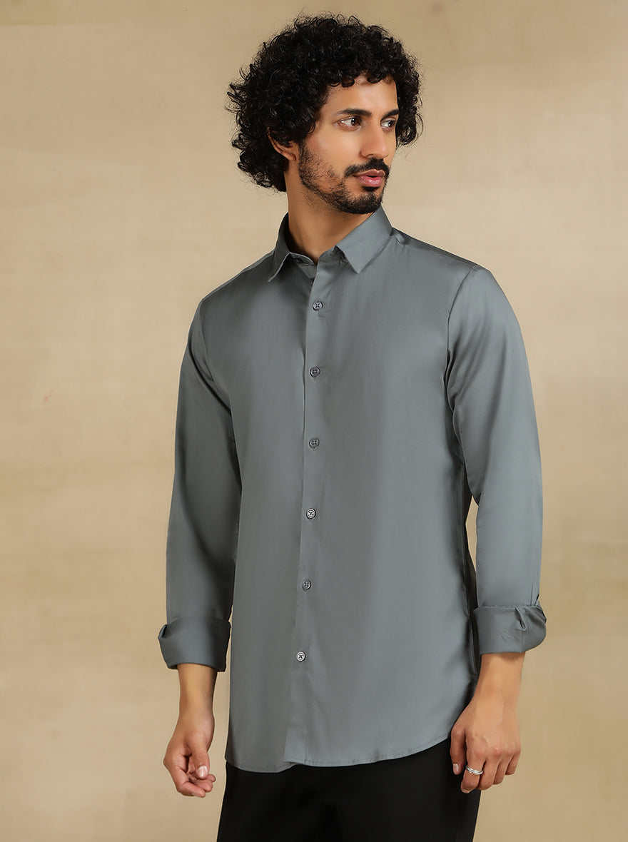 Grey Solid Slim Fit Casual Shirt | pehervi