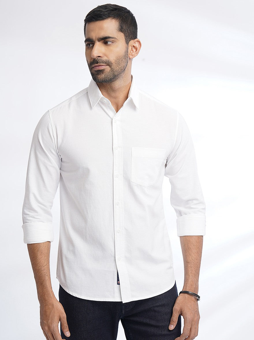 White Solid Slim Fit Casual Shirt | pehervi