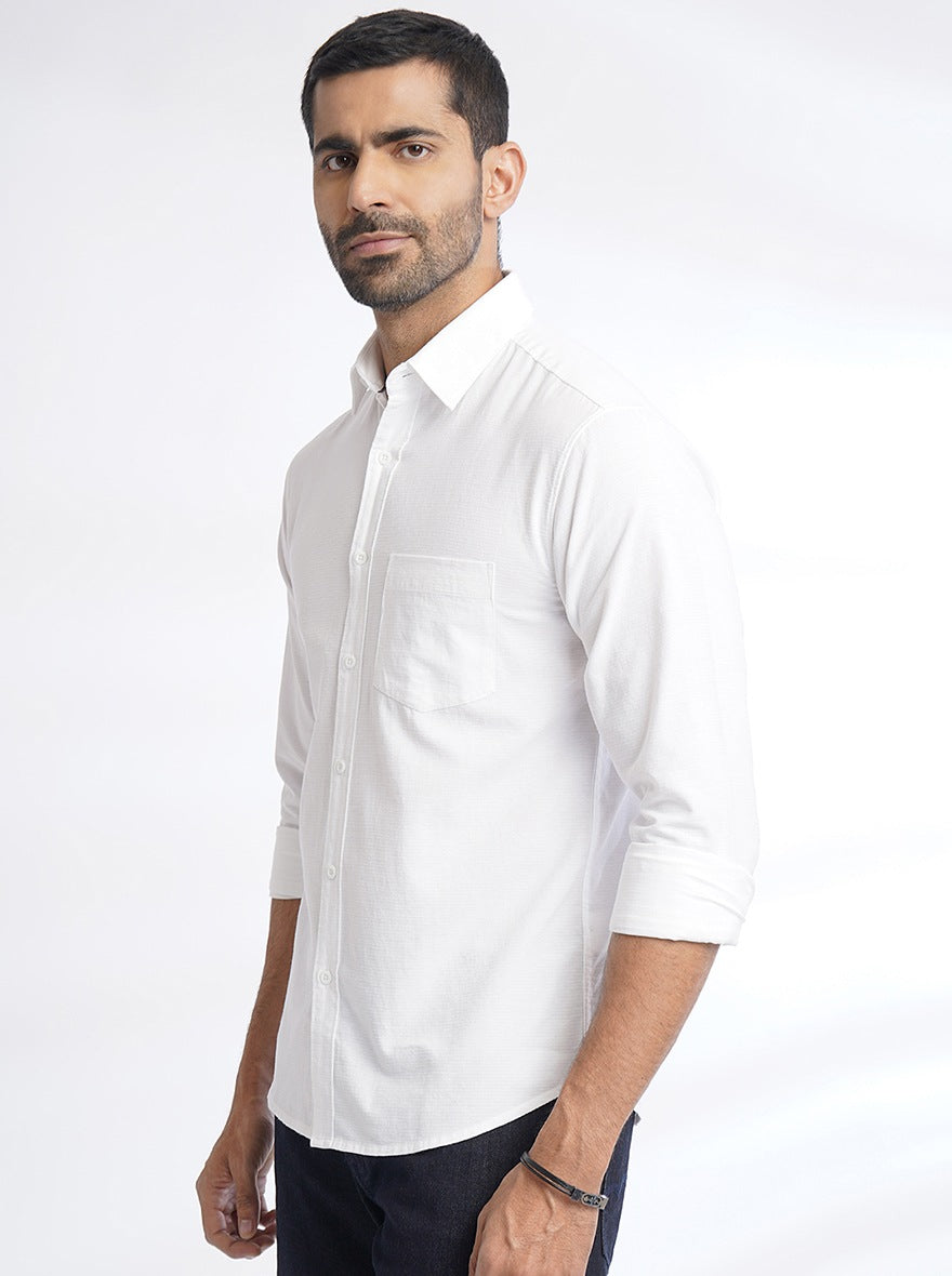 White Solid Slim Fit Casual Shirt | pehervi