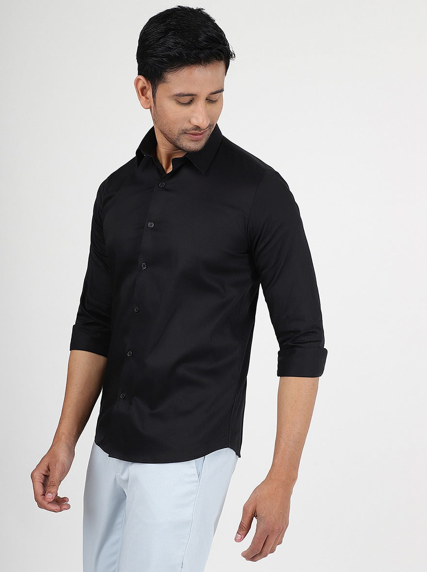 Black Solid Slim Fit Casual Shirt | pehervi