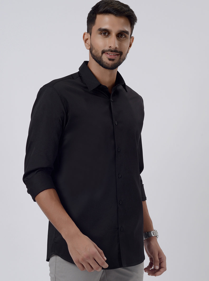 Black Solid Slim Fit Casual Shirt | pehervi