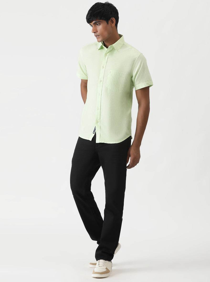 Light Green Solid Slim Fit Casual Shirt | pehervi
