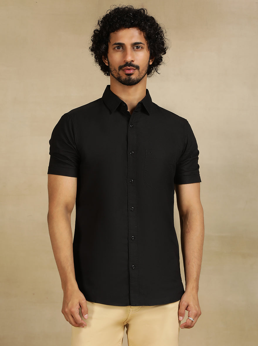 Black Solid Slim Fit Casual Shirt | pehervi