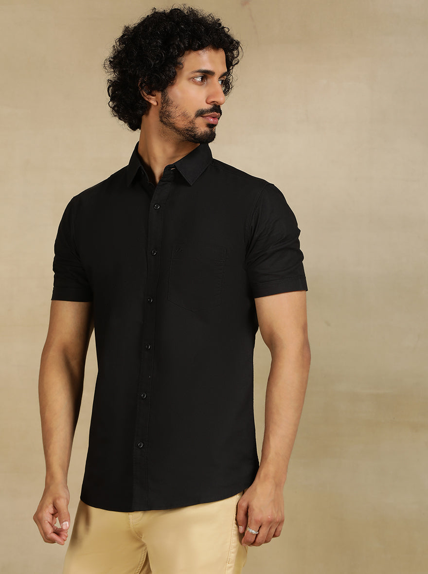 Black Solid Slim Fit Casual Shirt | pehervi