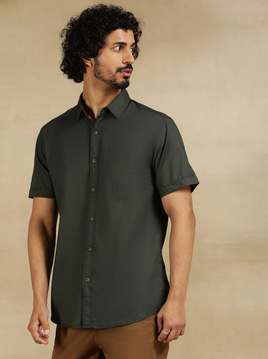 Olive Green Solid Slim Fit Casual Shirt | pehervi