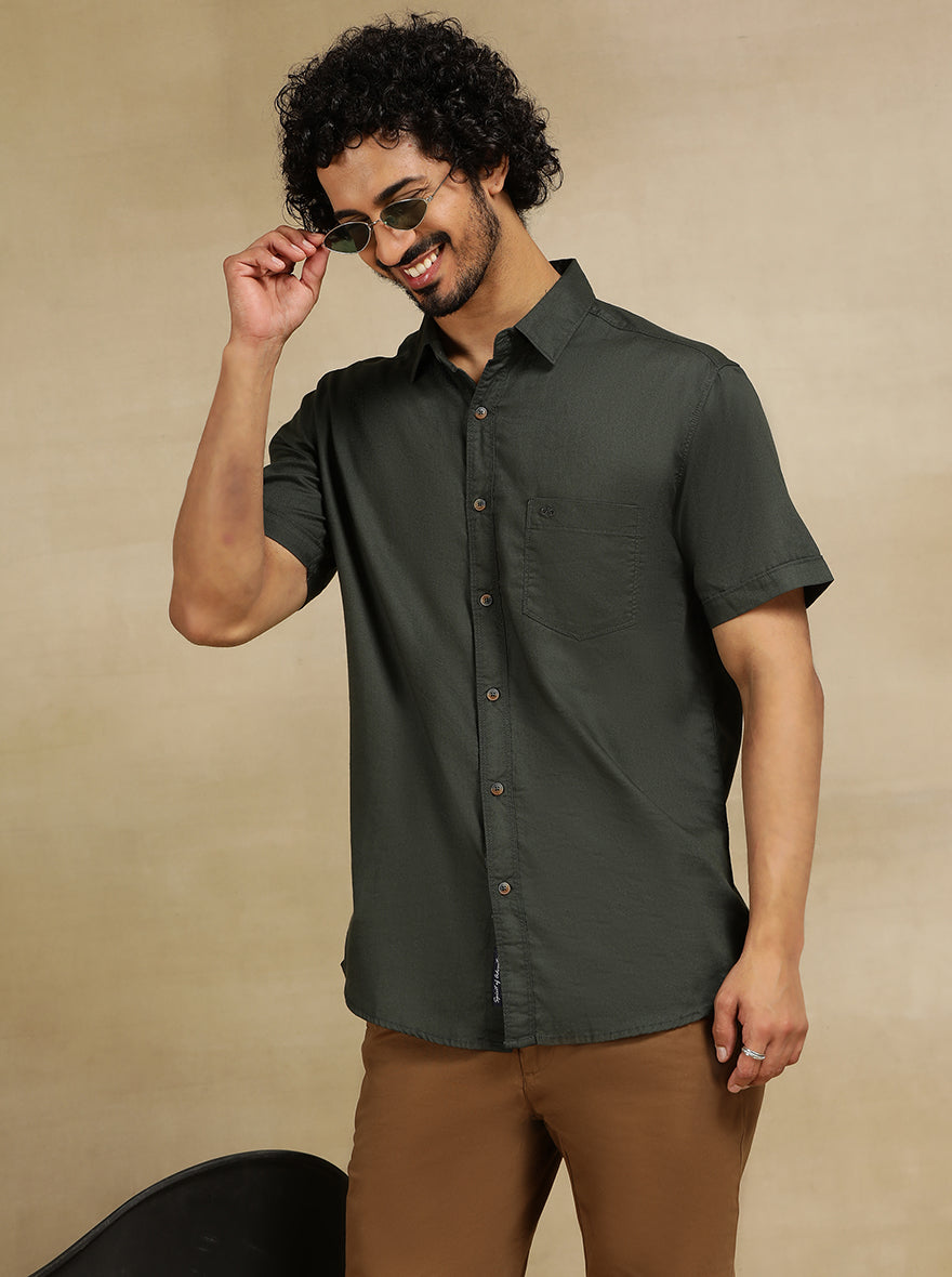 Olive Green Solid Slim Fit Casual Shirt | pehervi