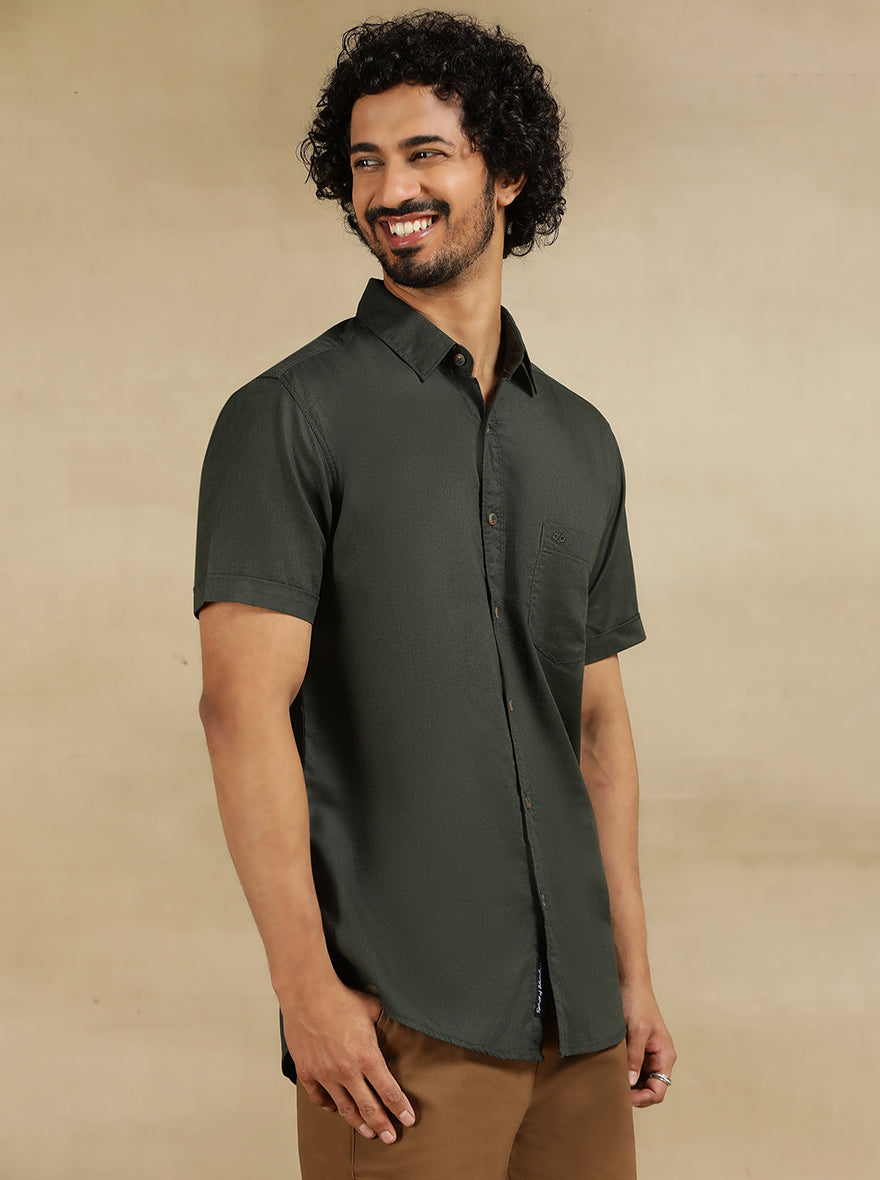 Olive Green Solid Slim Fit Casual Shirt | pehervi