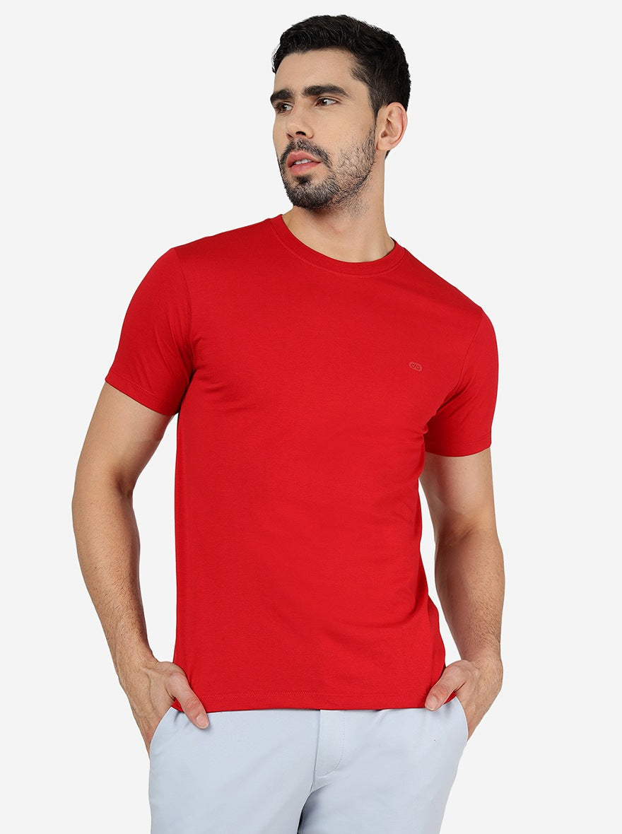 Red Solid Slim Fit T-Shirt | pehervi