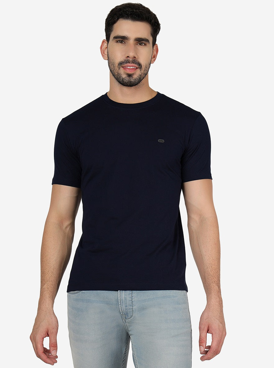 Navy Blue Solid Slim Fit T-Shirt | pehervi