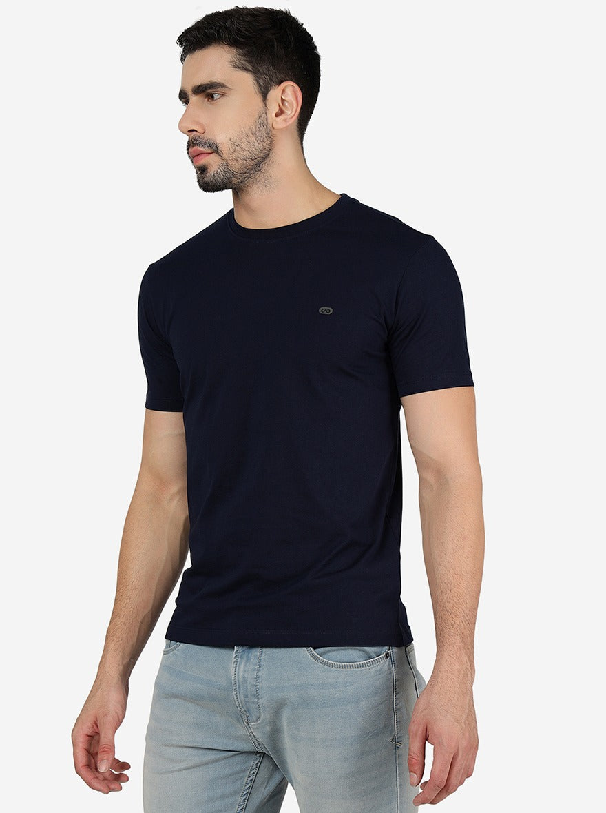 Navy Blue Solid Slim Fit T-Shirt | pehervi