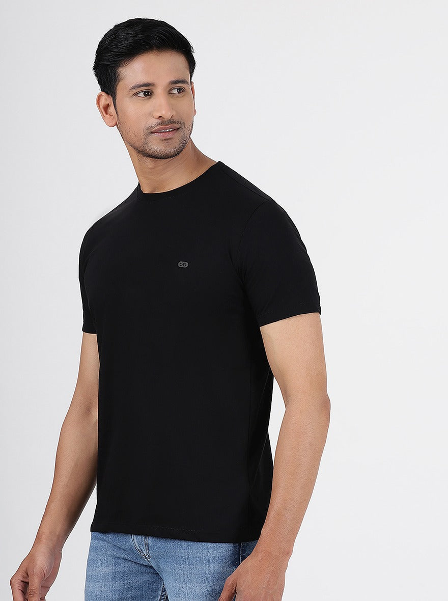 Black Solid Slim Fit T-Shirt | pehervi