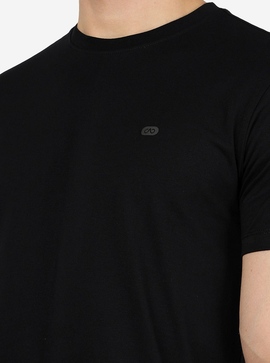Black Solid Slim Fit T-Shirt | pehervi