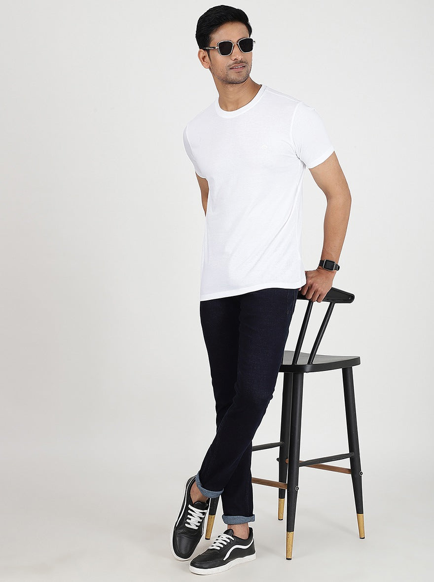 White Solid Slim Fit T-Shirt | pehervi