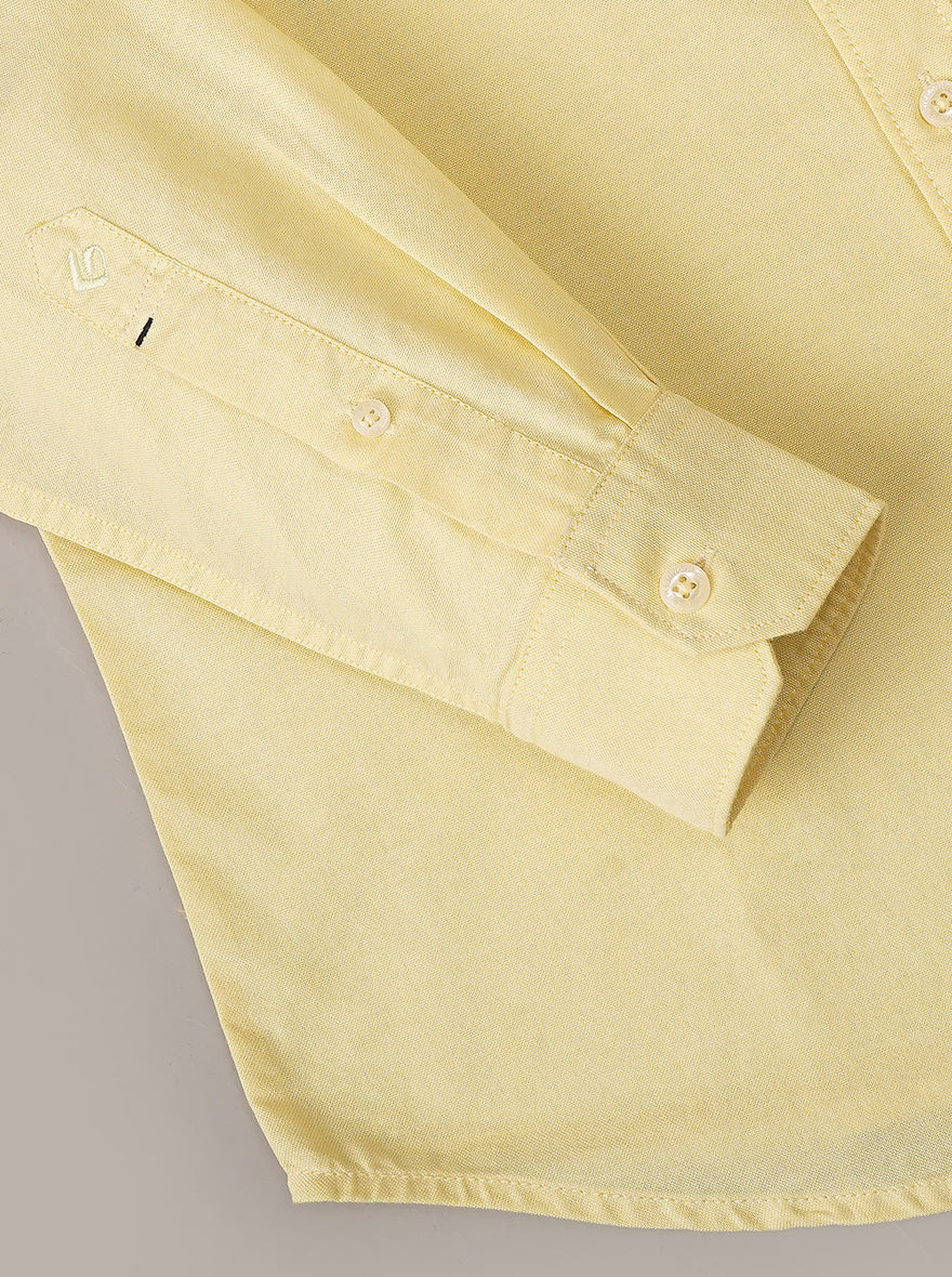 Yellow Solid Slim Fit Casual Shirt | pehervi