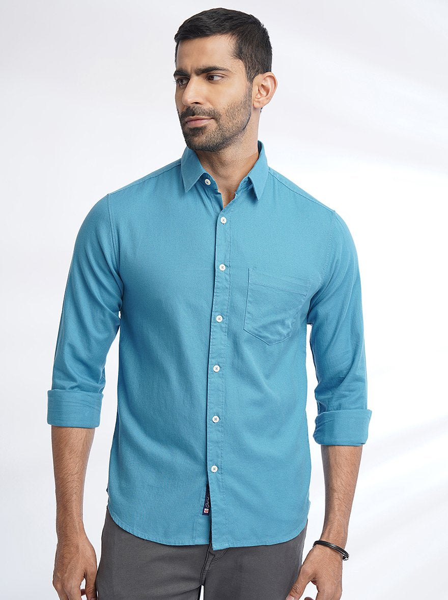 Blue Solid Slim Fit Casual Shirt | pehervi