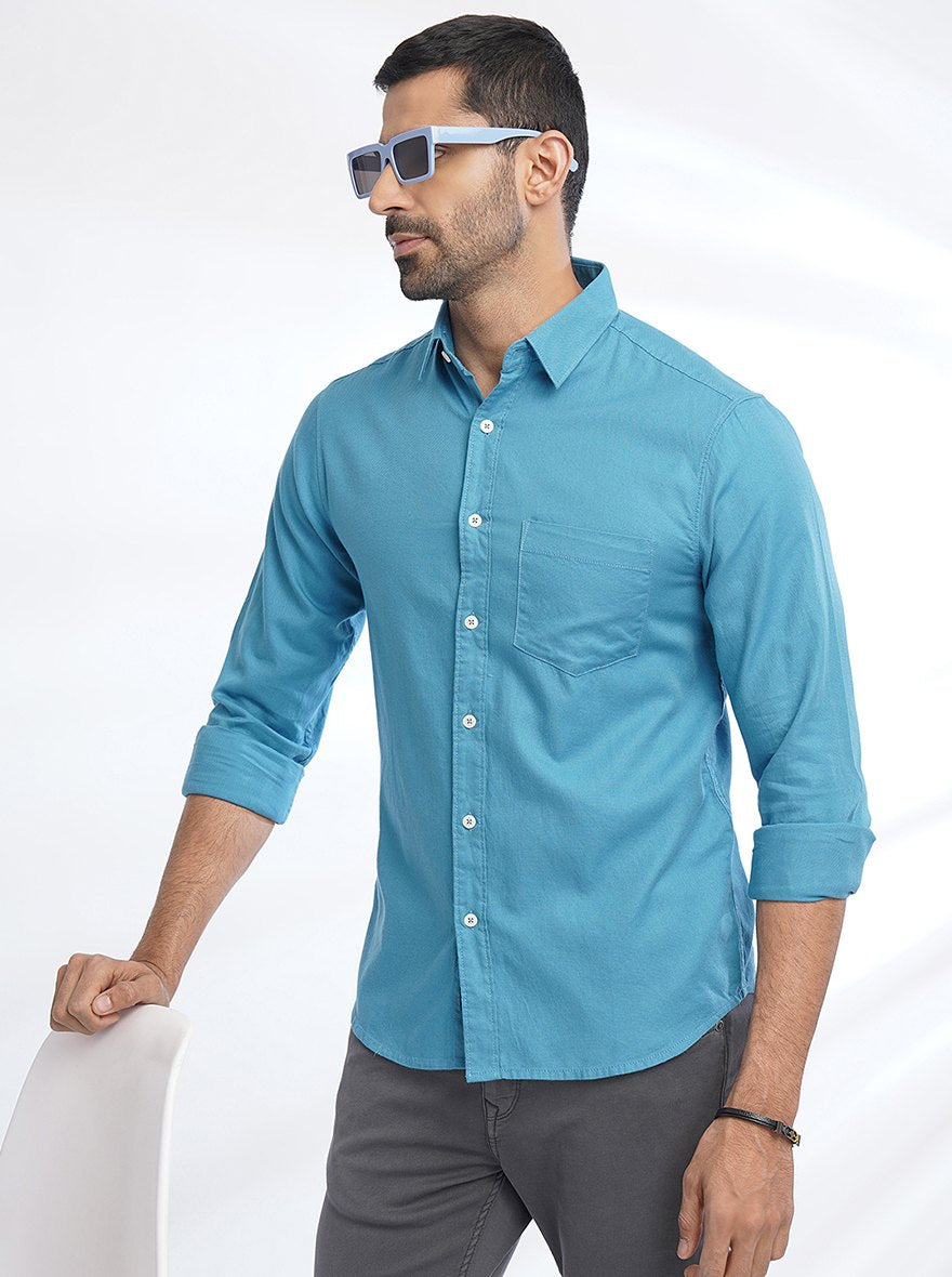 Blue Solid Slim Fit Casual Shirt | pehervi