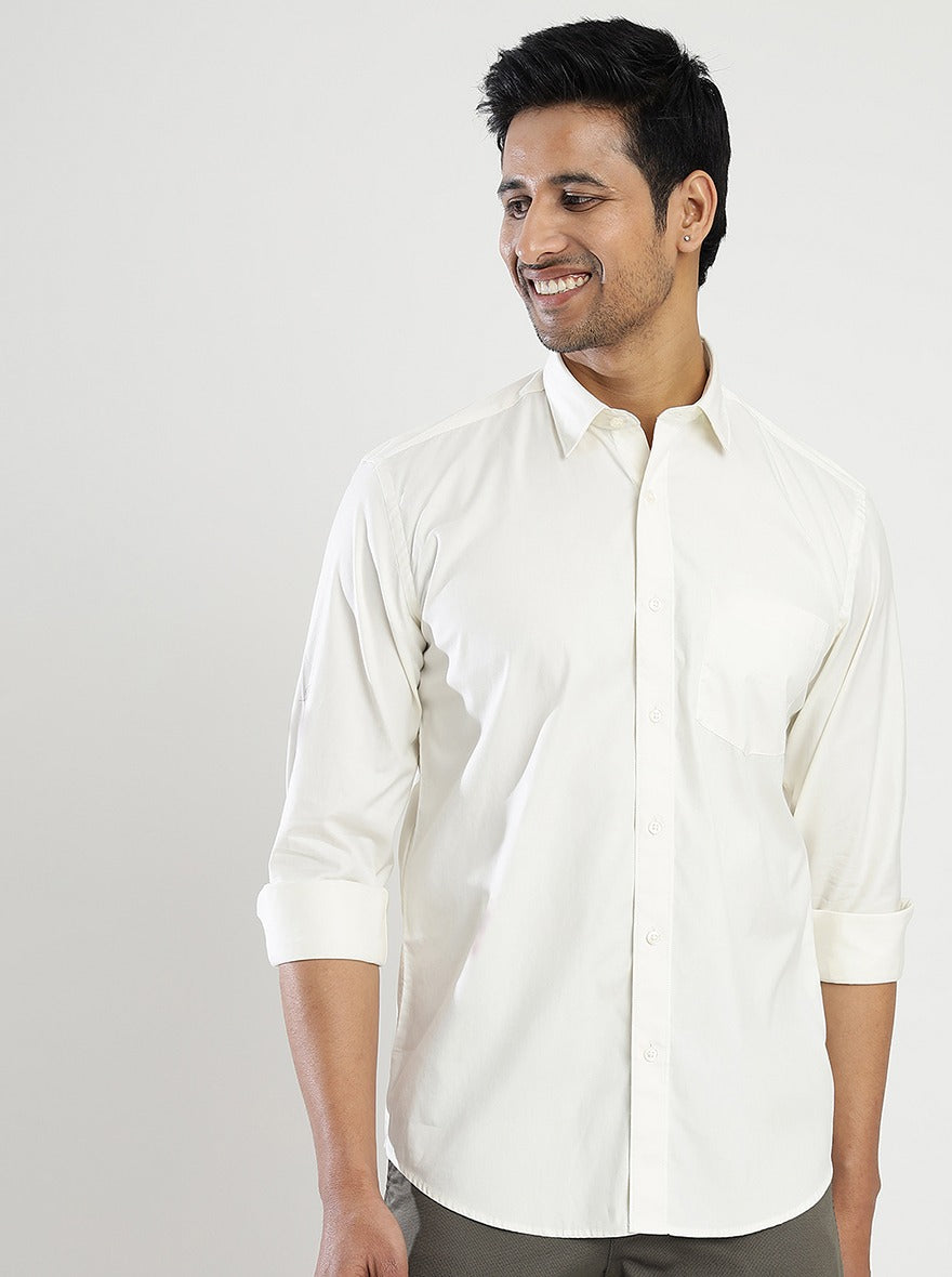 Off White Solid Slim Fit Semi Casual Shirt | Pehervi