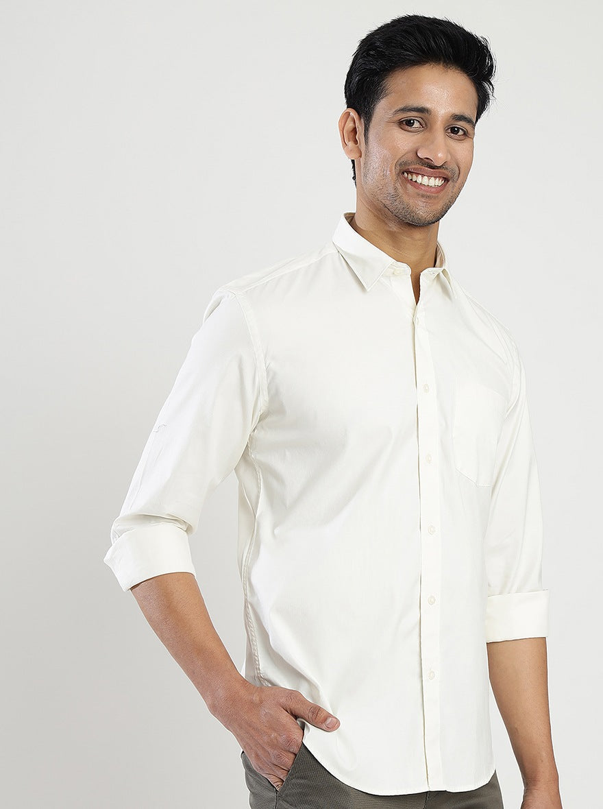 Off White Solid Slim Fit Semi Casual Shirt | Pehervi